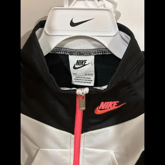 Nike Girls 2 Piece Set Tracksuit Jacket/Pants Black Pink Size 24 Months NWT $52 - Picture 7 of 7